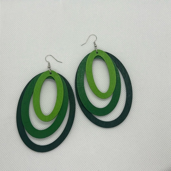 fashion jewelry Jewelry - Minimalist style:Forest Green Wooden Earrings